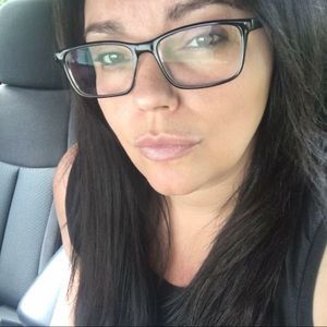 Meet your Posher, Aja